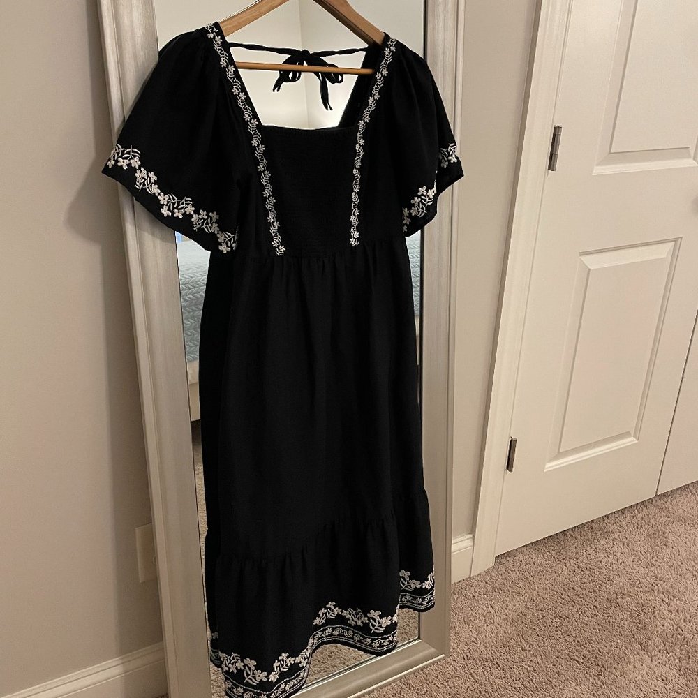 Old Navy Women's Black and White Embroidered Midi Short Sleeve Sundress Size S